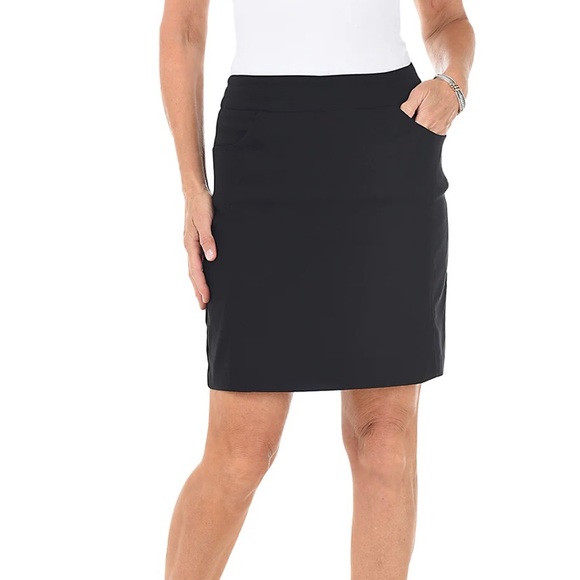 COCONUT ROW
Essential Pull-On Skort, black - Picture 1 of 5